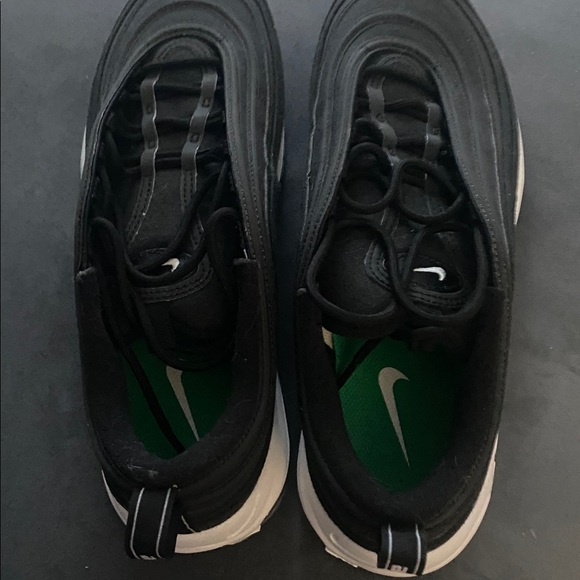 Nike Black and White Athletic Shoes. Men’s size 12. Excellent condition. - Picture 4 of 8